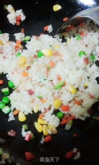 培根什锦炒饭的做法步骤:8