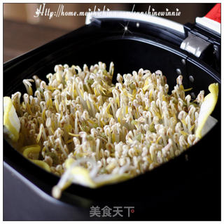 让人欣喜的跨年菜菜-----自制绿豆芽的做法步骤:9
