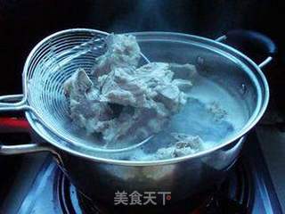 玉竹山药脊骨汤的做法步骤:2