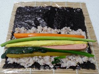 紫菜包饭 - 韩式紫菜包饭的做法步骤:5
