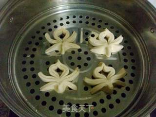 花样桃花馒头的做法步骤:13