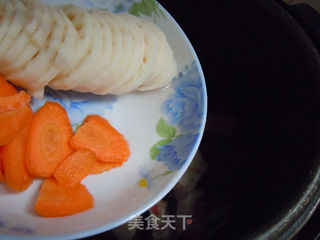 【莲藕炖排骨】--适合老人和孩子的有益菜肴的做法步骤:4