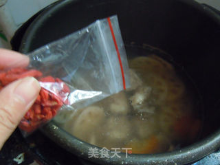 【莲藕炖排骨】--适合老人和孩子的有益菜肴的做法步骤:5