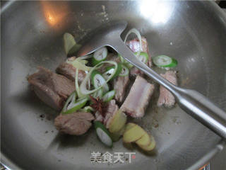 白菜粉条炖排骨的做法步骤:3