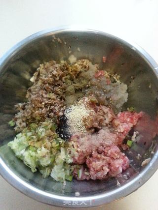 脆皮香菇虾肉饼的做法步骤:3