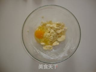香甜柔软的黑芝麻鸡蛋卷的做法步骤：3