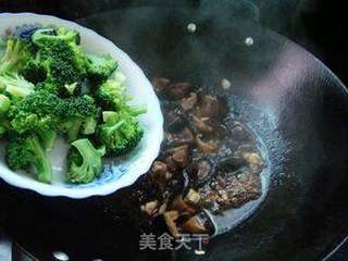 蚝油香菇西兰花的做法步骤:9