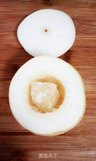 冰糖炖雪梨~~~~分享把大块黄冰糖变成小块的窍门的做法步骤:6