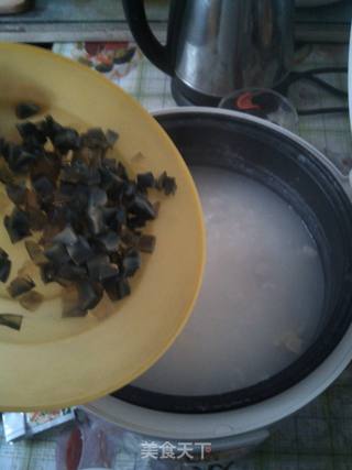 皮蛋瘦肉粥的做法步骤:8