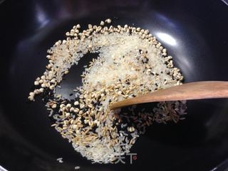 炒米刮油腊八粥的做法步骤:5
