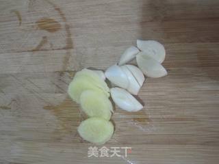 红烧带鱼的做法步骤:2