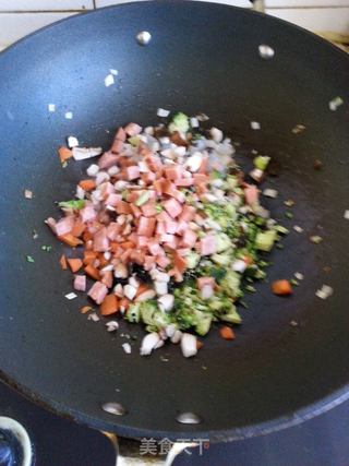 什锦炒饭的做法步骤:6