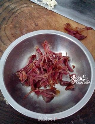 【红薯也可以华丽丽的活着】蛋香咸肉烤红薯的做法步骤：2