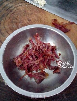 【红薯也可以华丽丽的活着】蛋香咸肉烤红薯的做法步骤:2