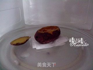 【红薯也可以华丽丽的活着】蛋香咸肉烤红薯的做法步骤：7