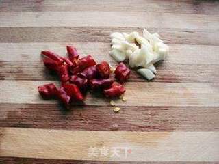 腊肠炒手撕包菜的做法步骤:3