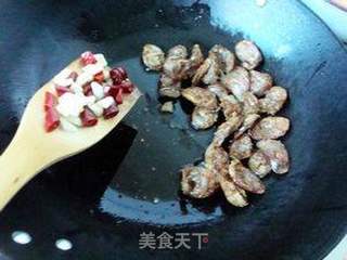 腊肠炒手撕包菜的做法步骤:5