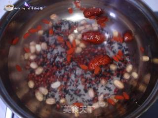 黑红双绝补血养心粥的做法步骤:5