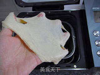 【牛奶鸡蛋吐司】---充满奶香味的基础吐司的做法步骤:2