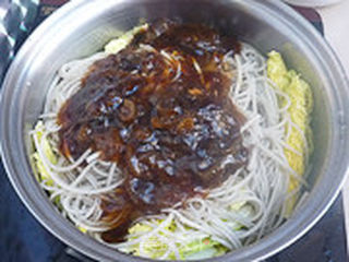 白菜粉丝煲的做法步骤:6