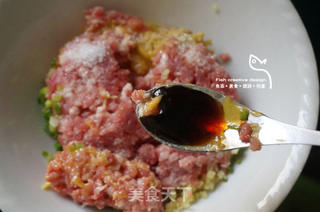 土豪年菜蟹粉蛋饺的做法步骤：2