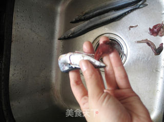 香柠秋刀鱼---挑逗你胃蕾的秋刀鱼做法的做法步骤:3