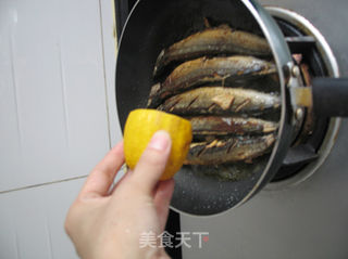 香柠秋刀鱼---挑逗你胃蕾的秋刀鱼做法的做法步骤:11