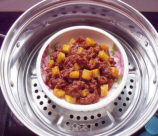 土豆粉蒸肉的做法步骤:10
