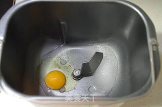 【亨氏茄汁主义】香肠面包的做法步骤:2