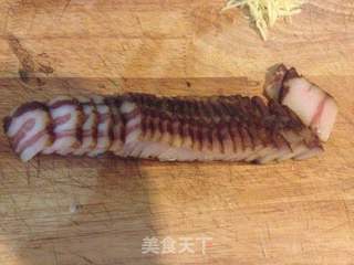 年味湘菜——青蒜炒腊肉的做法步骤:3