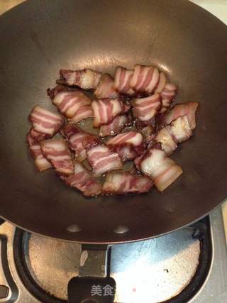 年味湘菜——青蒜炒腊肉的做法步骤:4