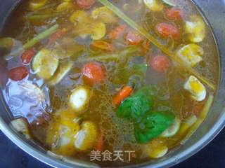 酸辣开胃---冬阴功浸鱼腩的做法步骤:4