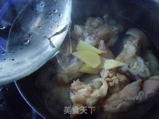 清爽弹滑---蹄花冻的做法步骤:3