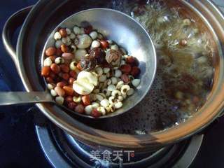 祛湿健脾---四宝粥的做法步骤:2
