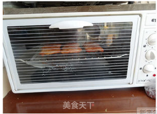 小窍门腌鸡翅更入味——奥尔良烤鸡翅的做法步骤:4