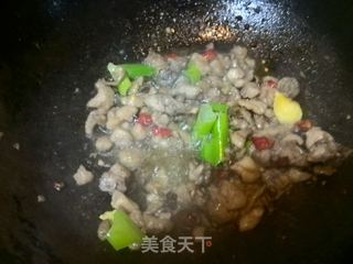 尖椒鸡丁的做法步骤:6