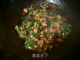 尖椒鸡丁的做法步骤:8