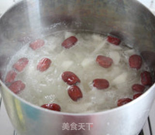桂花红枣银耳雪梨汤的做法步骤:6