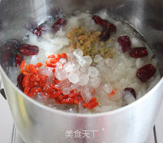 桂花红枣银耳雪梨汤的做法步骤:10