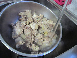 吉庆有余---模仿新疆大盘鸡的做法步骤:3