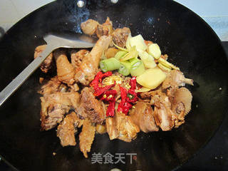 吉庆有余---模仿新疆大盘鸡的做法步骤:6