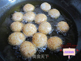 空心麻团--不用泡打粉一样可做出漂亮的空心麻团的做法步骤:9