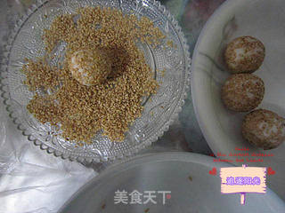 空心麻团--不用泡打粉一样可做出漂亮的空心麻团的做法步骤:7