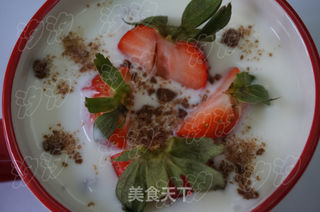 草莓酸奶饮的做法步骤:7