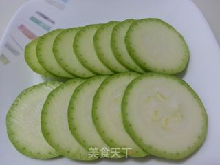 角瓜煎饼 - 韩式角瓜饼(호박전)的做法步骤：1