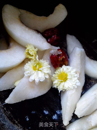 菊花红枣枸杞炖雪梨的做法步骤:5
