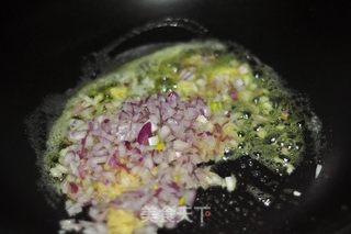 金枪鱼披萨的做法步骤:6