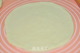 金枪鱼披萨的做法步骤:12