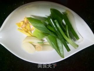 清炒胡萝卜丝的做法步骤:2