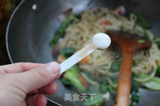 舒舒坦坦吃碗面——蛋炒棍棍面的做法步骤:9